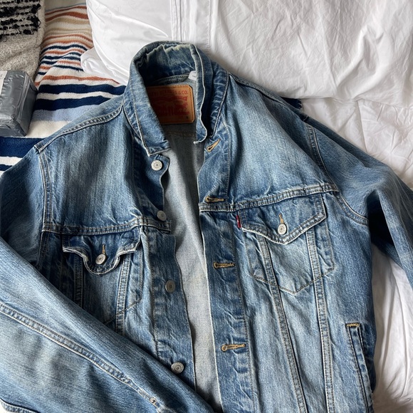 Levi jean jacket - Picture 3 of 4